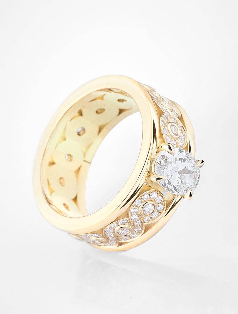 Marguerite ring