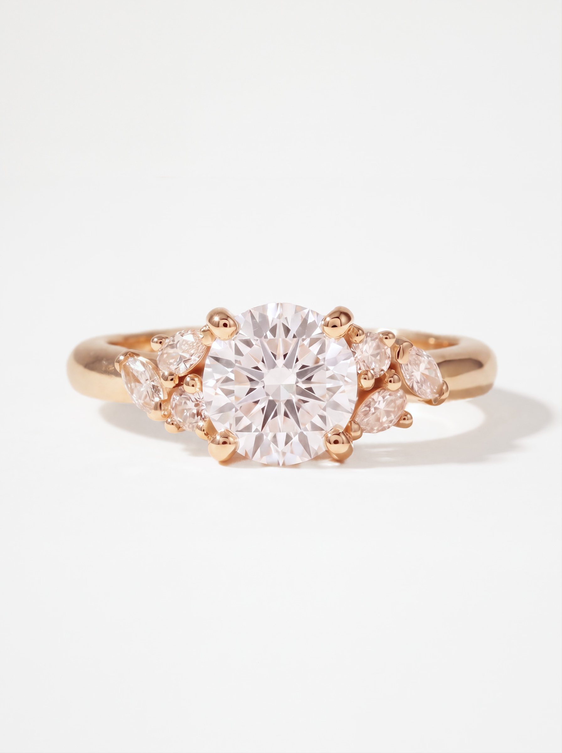 Bague de fiançailles en or rose, diamant ovale