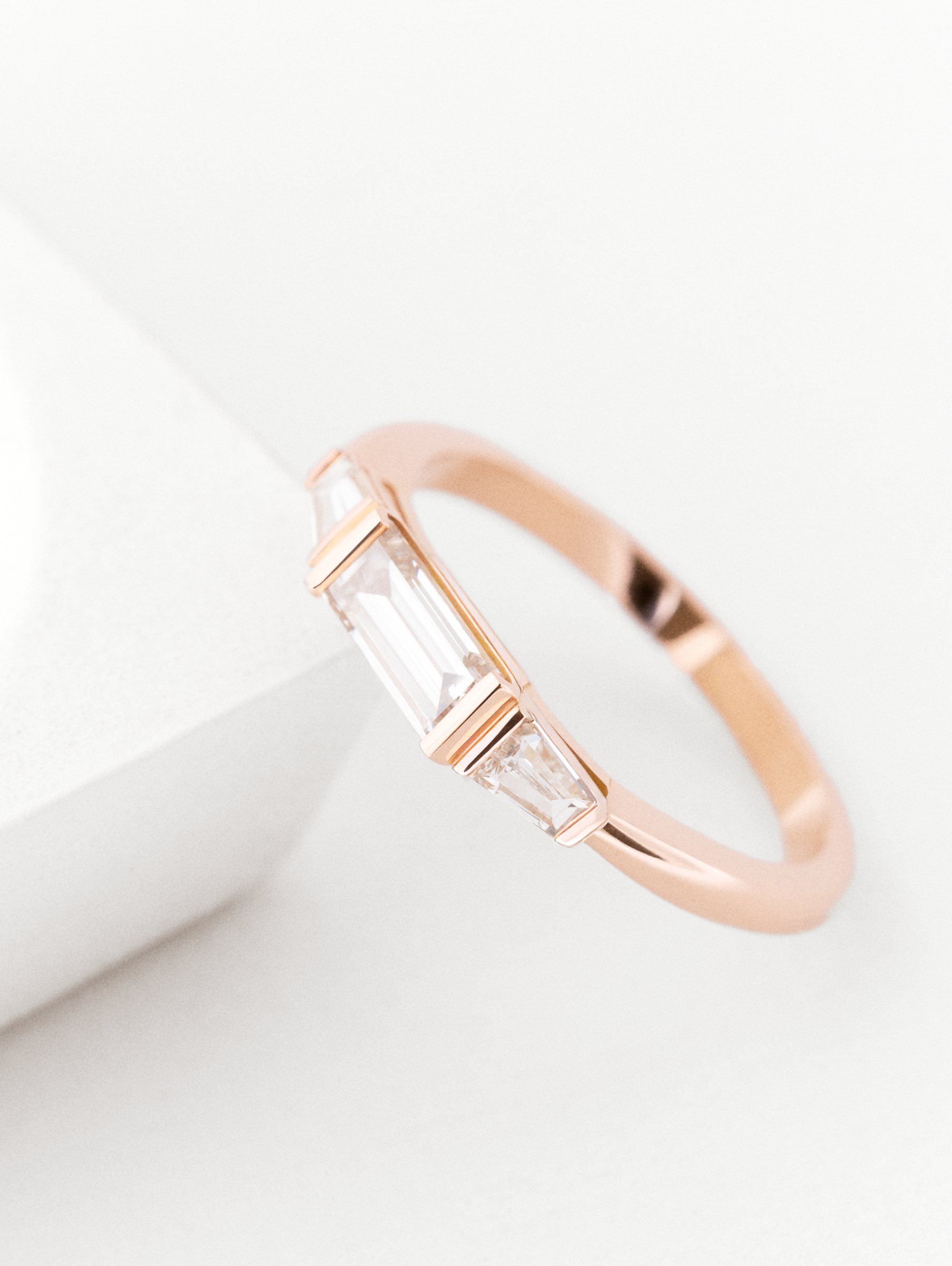 Bague or rose diamants taille baguette