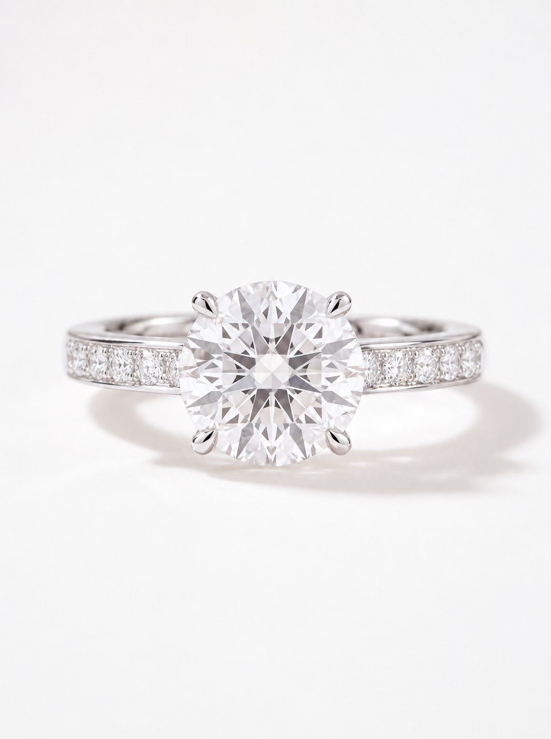 Bague solitaire pavée de diamants